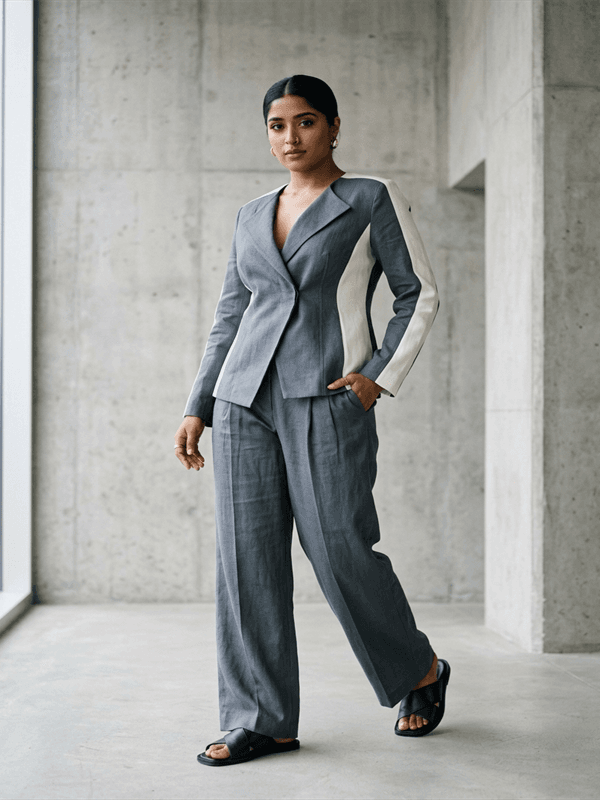 Linen co-ord set styled effortlessly for daytime gallery visits
